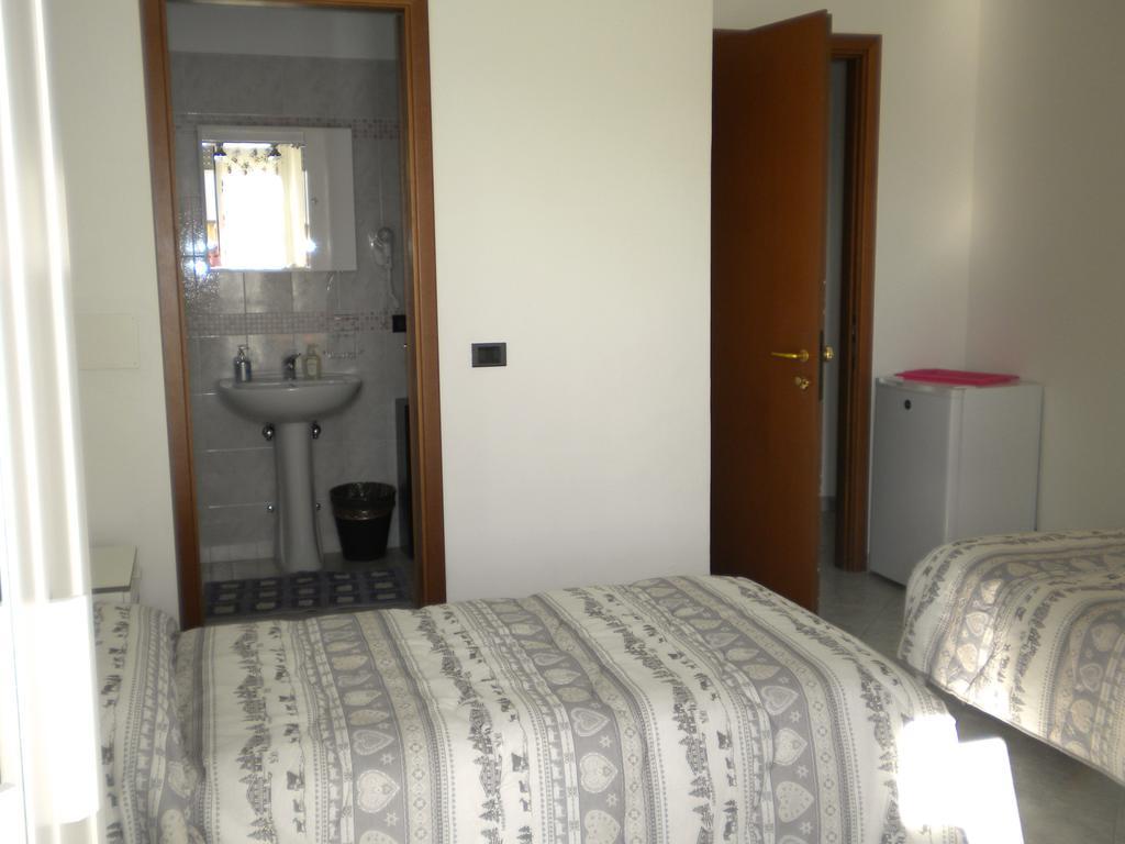 Top Suit Uno - Guest House Бругерио Екстериор снимка